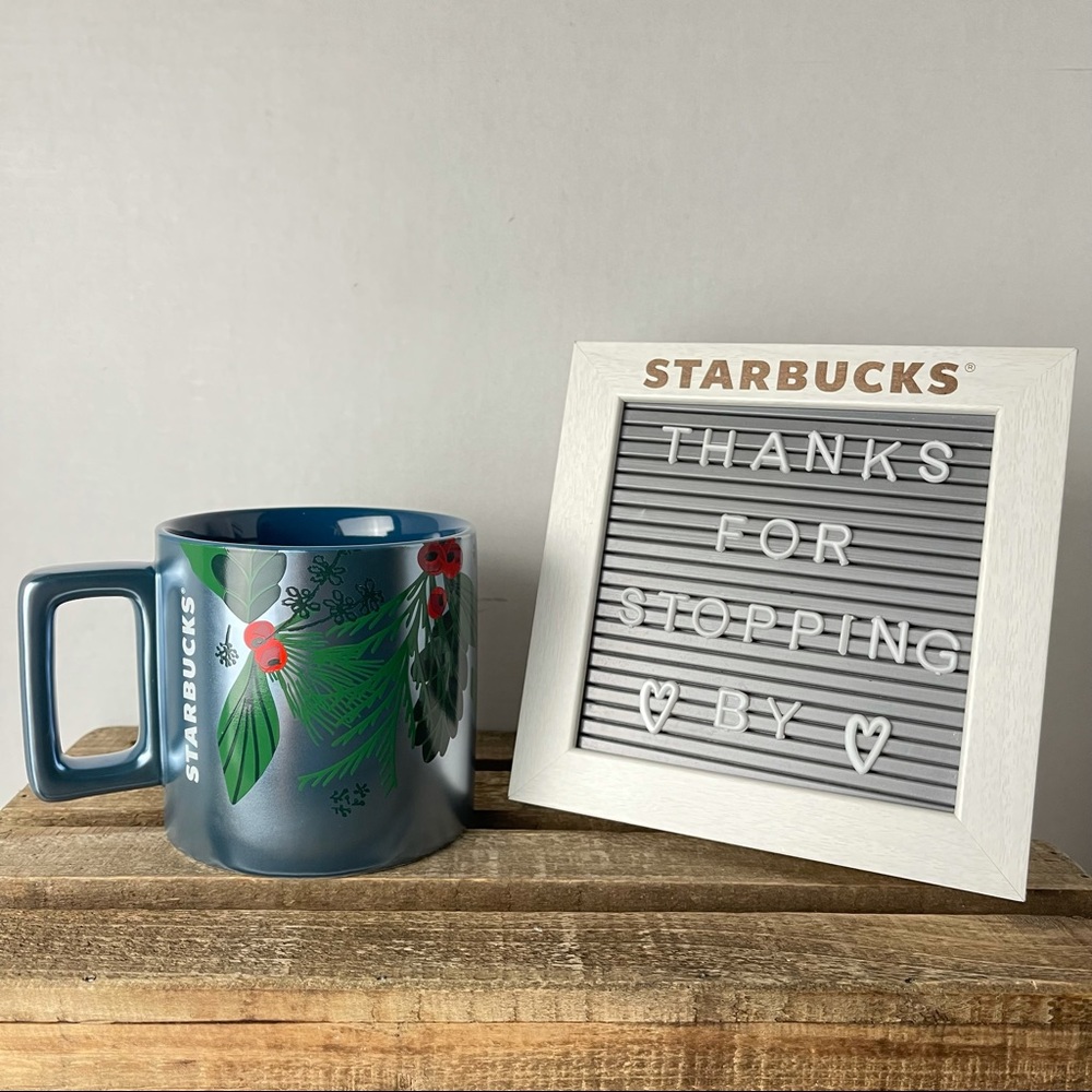 STARBUCKS 2021 Holiday Mug